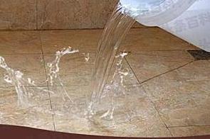 三亚市漏水维修 免砸砖防水材料该如何施工